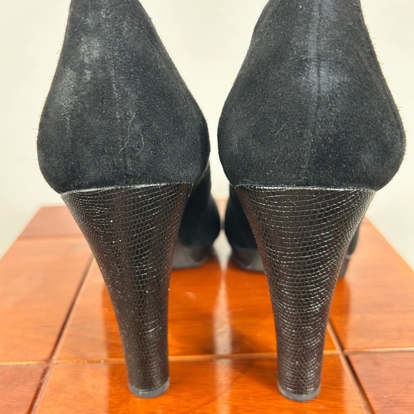 Franco Sarto black suede pumps, 10M, textured 4.5” heels, Classic Sophisticated - Picture 3 of 8